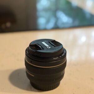 Canon 50 mm 1.4 EF lens Excellent